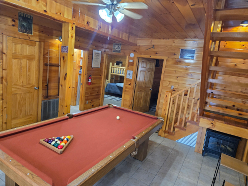 The Holler at Brimstone Ridge Cabins-Hocking Hills
